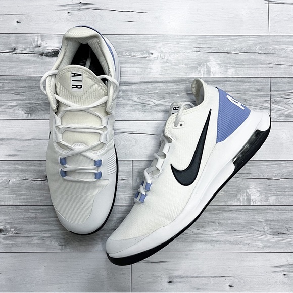 Nike Other - Nike air sneakers 🌐
